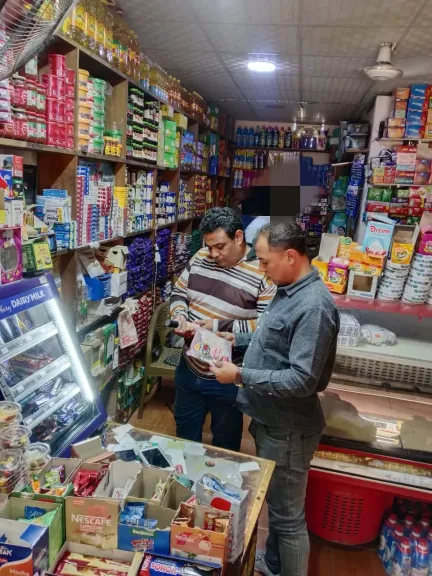 تموين الإسماعيلية يضبط 8 أطنان دقيق و460 علبة سجائر مجهولة المصدر