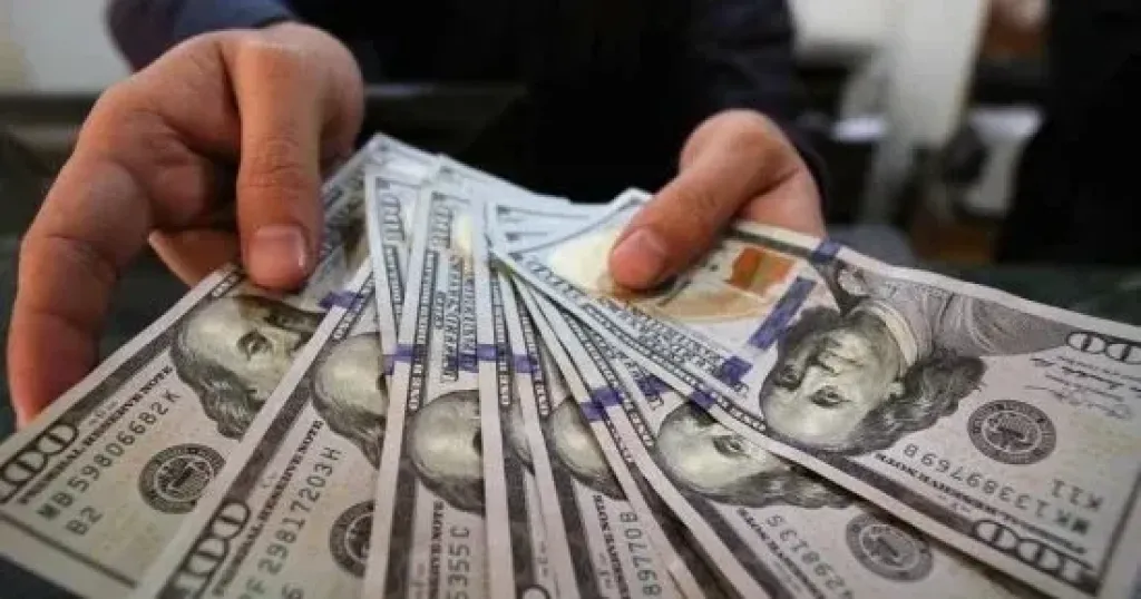 حصاد الليل.. كيف تستقبل البنوك سعر الدولار صباح اليوم الخميس؟