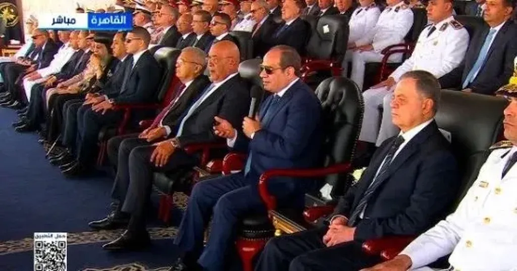 الرئيس السيسى: القوات المسلحة والشرطة هما جناحا الأمن فى مصر