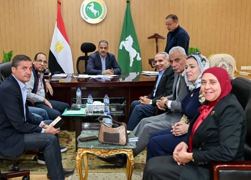 محافظ الشرقية يبحث مع نواب البرلمان حل مشكلات المواطنين وتسريع تنفيذ المشروعات الخدمية