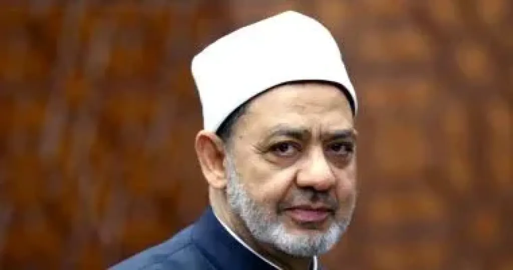 شيخ الأزهر يطمئن على صحة البابا ليو الرابع عشر ويتمنى له الشفاء العاجل