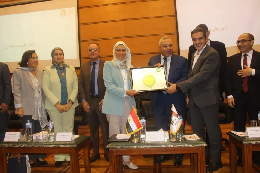 مستشفى «500500» بجامعة القاهرة يحصد التقييم الذهبي للمستشفيات الخضراء واعتماد الهرم الأخضر