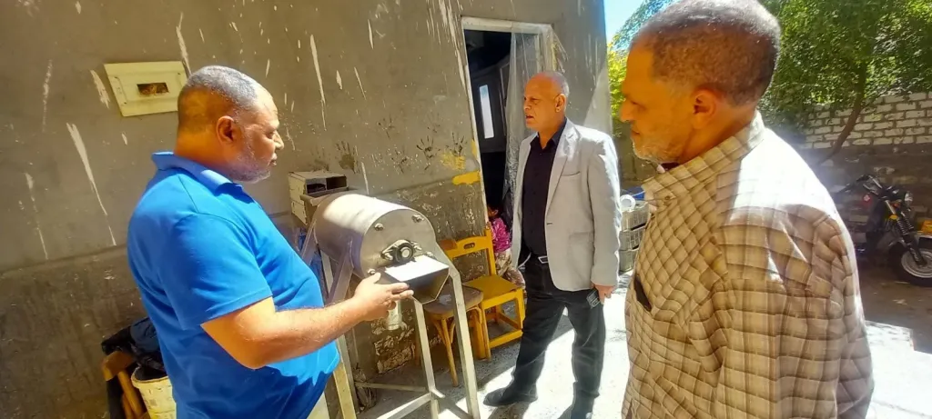 محافظ أسيوط: متابعة مراحل تصنيع وتجهيز وتسويق منتجات الرمان بساحل سليم