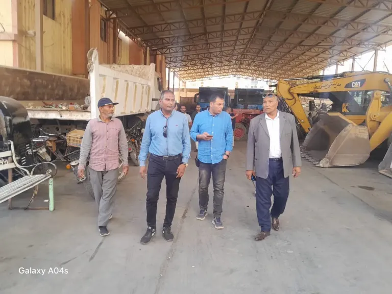 محافظ أسيوط يوجه برفع درجة الاستعداد ومراجعة جاهزية معدات الحملات الميكانيكية