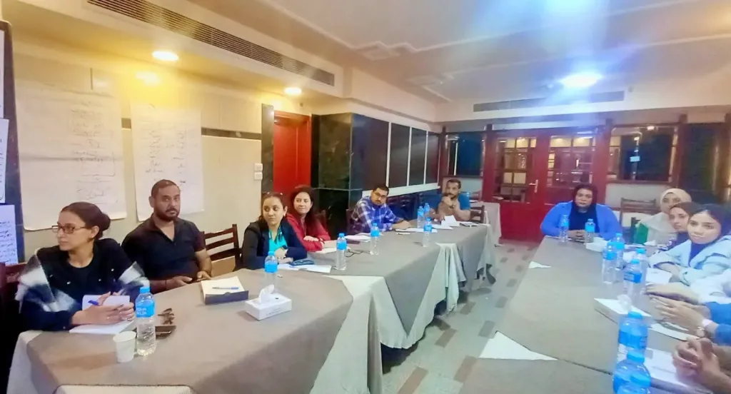 محافظ أسيوط: تدريب الشباب والجمعيات الأهلية على مواجهة التحديات المناخية