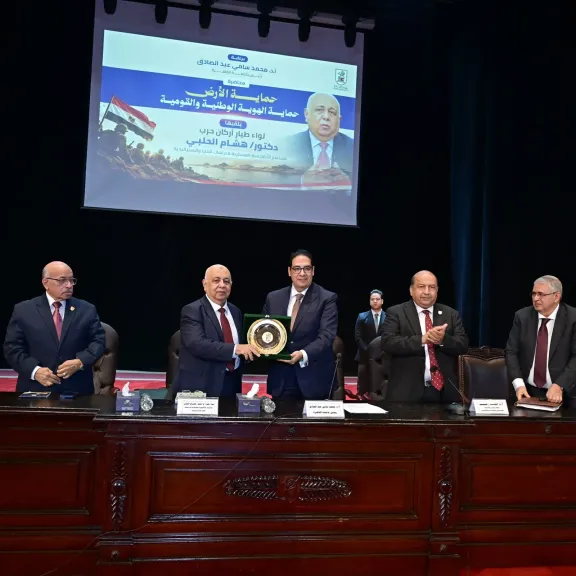 جامعة القاهرة تطلق موسمها الثقافي بمحاضرة عن حماية الهوية الوطنية