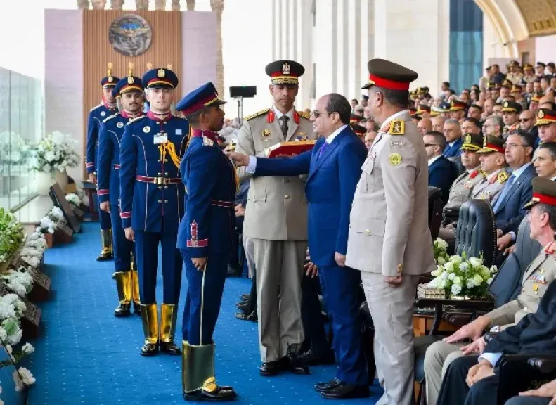 المتحدث الرئاسي ينشر صور حضور الرئيس السيسي حفل تخرج دفعات جديدة من الأكاديمية والكليات العسكرية