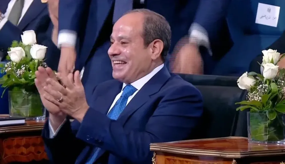 الرئيس السيسي يُشاهد فيلمًا عن «التأثير السلبي للسوشيال ميديا» وفقرة عن «الوعي والمعلومة المضللة»