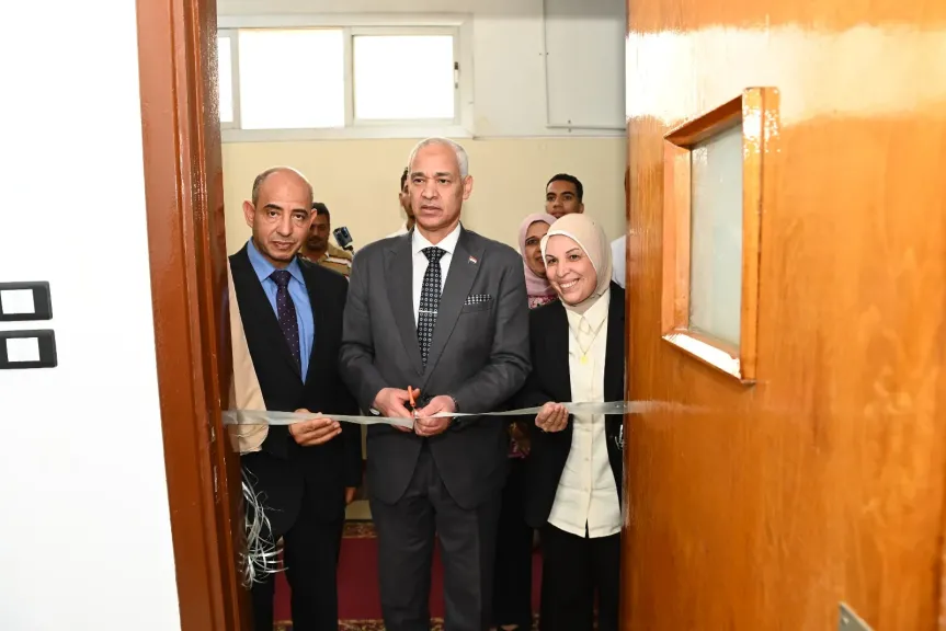 رئيس جامعة أسيوط يفتتح المرحلة الثانية من معمل الامتحانات الإكلينيكية (OSCE) بكلية التمريض