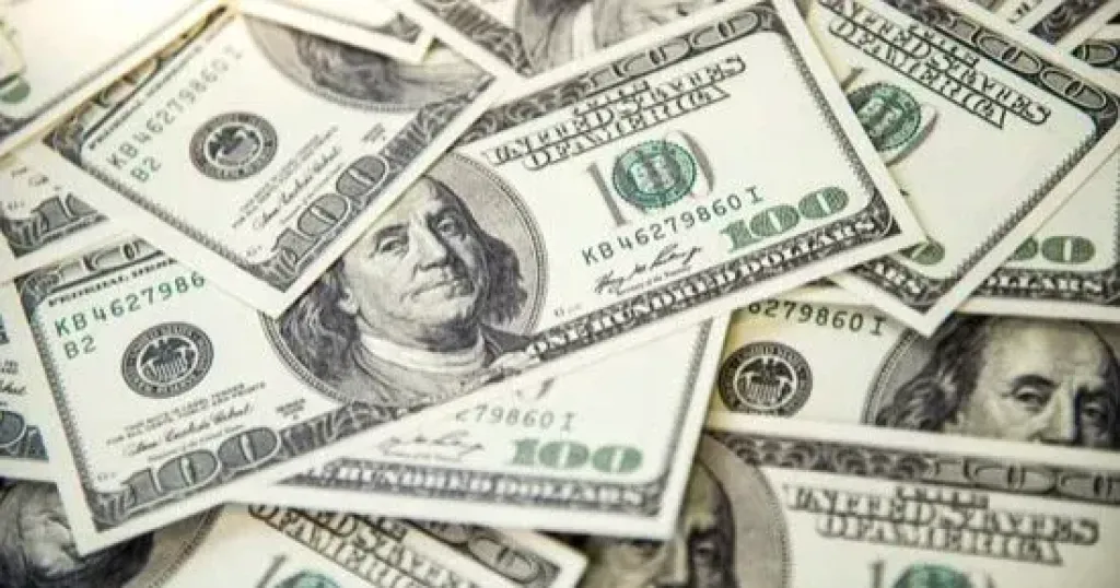 تراجع كبير فى سعر الدولار بمنتصف التعاملات ويخسر أكثر من 60 قرشا أمام الجنيه