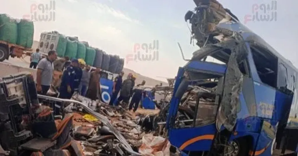 وزيرة التضامن  تتابع تداعيات حادث تصادم طريق أسيوط الغربي