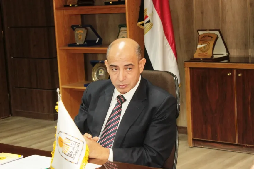 جامعة أسيوط تبحث تطوير وحداتها الخدمية وتعزيز كفاءة التسويق واستثمار الموارد