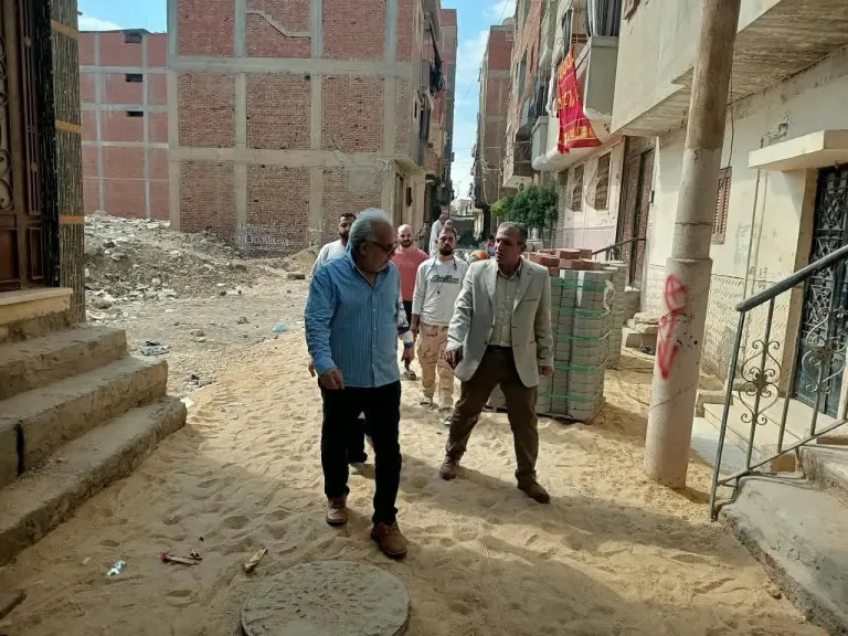 بتكلفة ٤ مليون جنيه استكمال رصف الشوارع بالإنترلوك بمنطقةالحسينية الحسينية