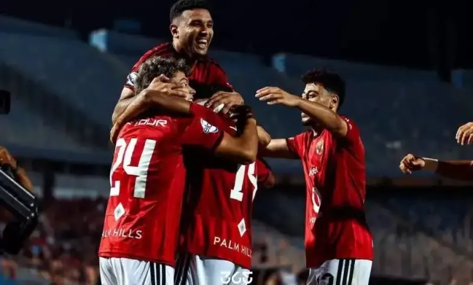 الأهلي يتقدم على القناة 2-1 في الشوط الأول