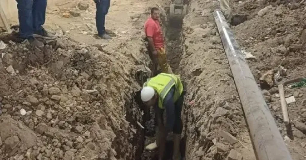 لإنهاء الطفوحات.. بدء تنفيذ خط صرف بديل بمحيط مدرستي الأقصى وخالد بن الوليد بالطالبية