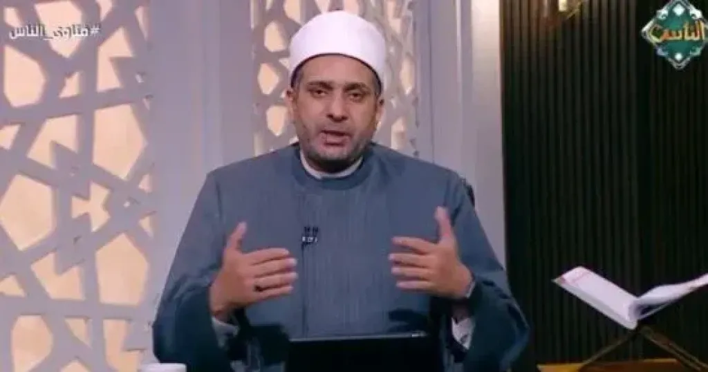 حسن اليداك: رعاية الوالد المريض مسؤولية الأبناء والبنات.. ولا تُترك للمقيم معه وزوجته