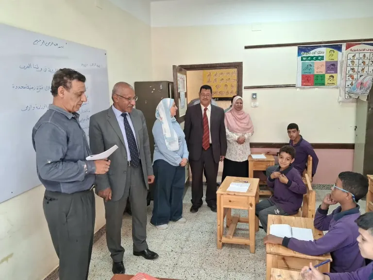 وكيل تعليم أسيوط : جولات ميدانية لمديرى و وكلاء الإدارات التعليمية لتطبيق لائحة الانضباط