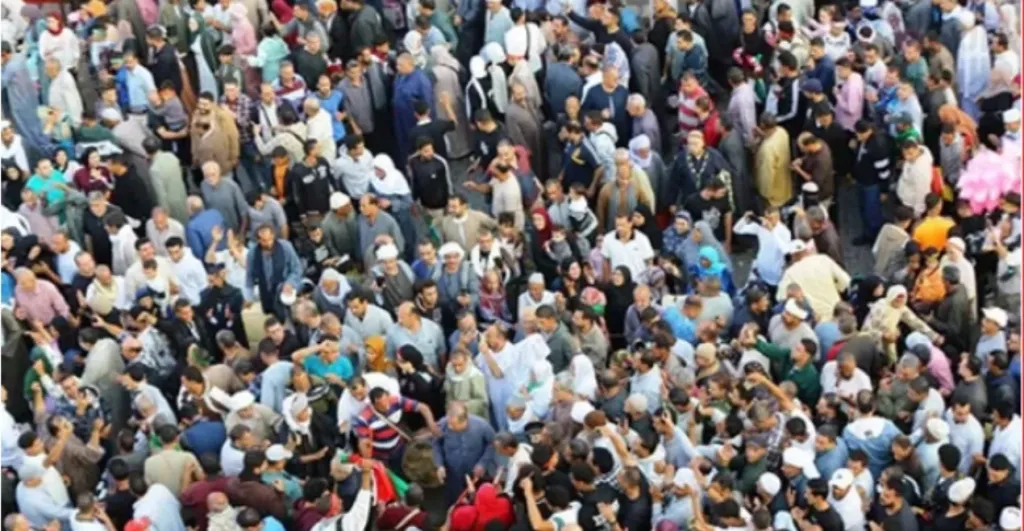 الآلاف يشاركون فى الليلة الختامية لمولد ”السيد البدوي” بطنطا