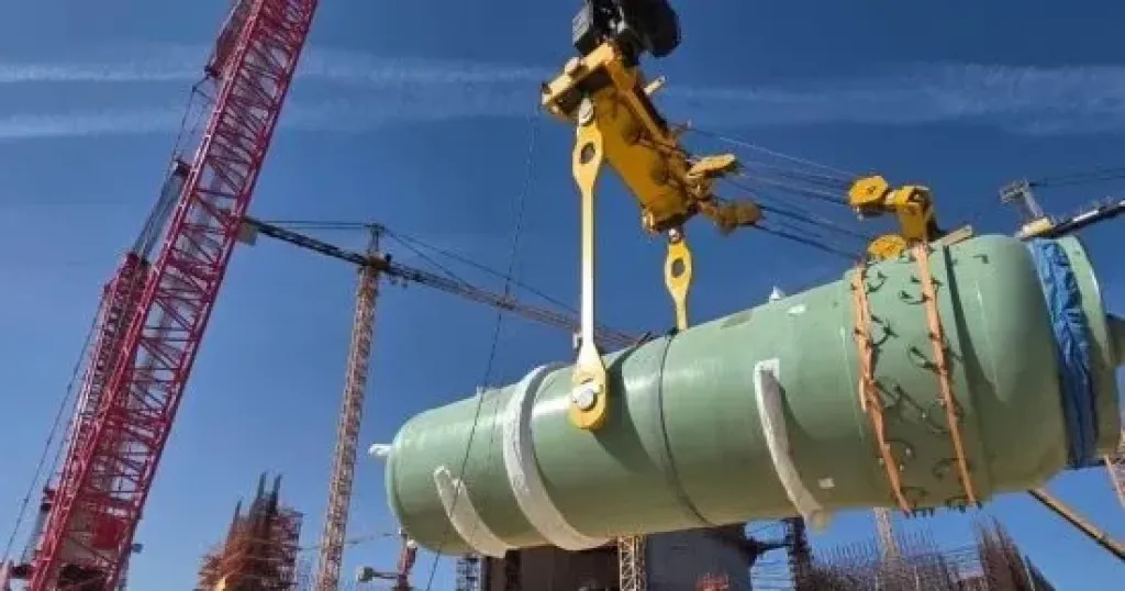 بدء تركيب مثبت الضغط بالدائرة الأولية للوحدة النووية الأولى بالضبعة