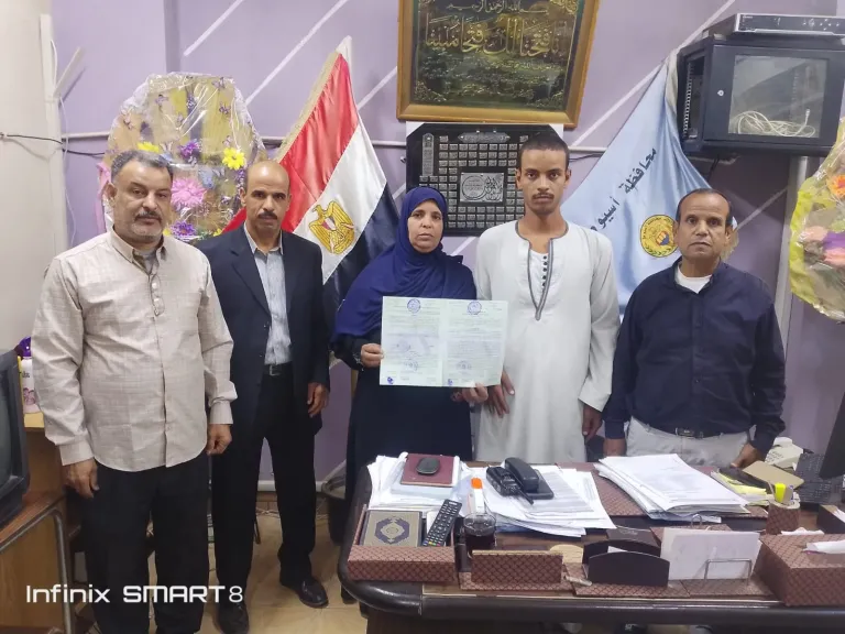 محافظ أسيوط: تسليم عقود تقنين جديدة لأراضي أملاك الدولة بمركز الفتح بعد استيفاء