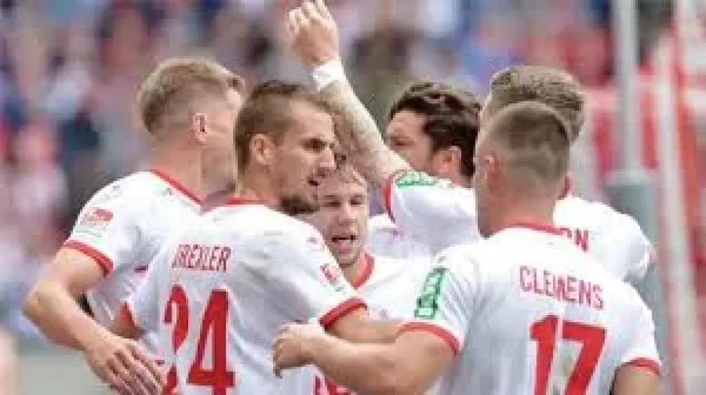 الدوري الألماني، تعادل سلبي بين كولن وشالكة في الشوط الأول