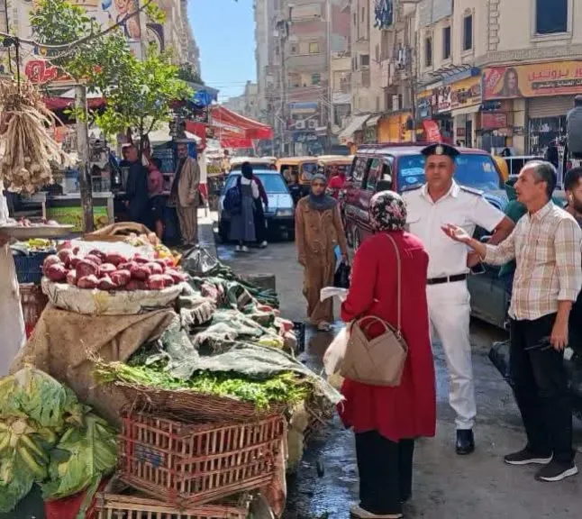 حجاج يقود أكبر حملة ورفع ٢١٠ حالة إشغال بالطريق الزراعي وشوارع كفر الدوار