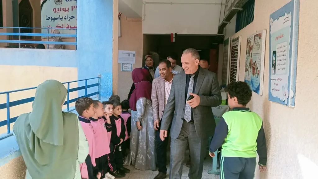 وكيل وزارة التعليم بأسيوط و وكيل وزارة الصحة يشهدان إطلاق فعاليات الحملة القومية