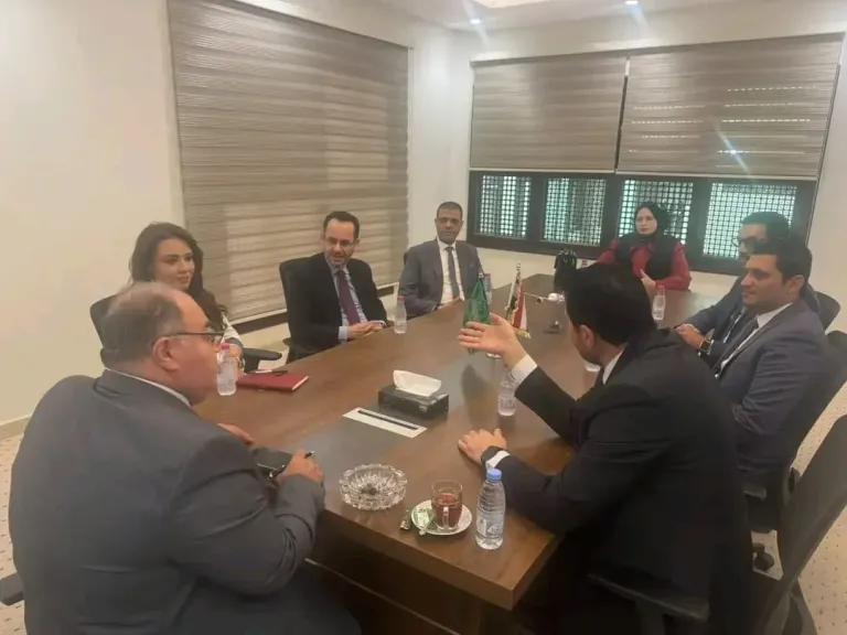 قنصل مصر بالرياض يلتقي عددًا من أبناء الجالية المصرية من ذوي الخبرات في المجالات التعليمية والطبية