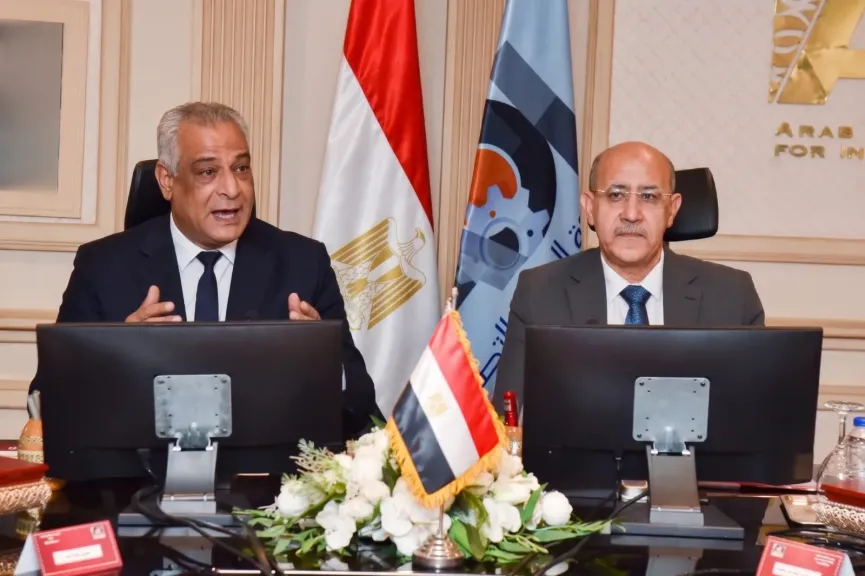 رئيس العربية للتصنيع يبحث مع وزير الإنتاج الحربي تعميق التصنيع المحلي وتوطين التكنولوجيا في الصناعات الدفاعية والمدنية - صور