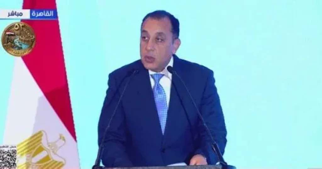 مدبولي يشهد توقيع 3 اتفاقيات بشأن تمويل وتنفيذ مشروع ”دندرة” للطاقة الشمسية
