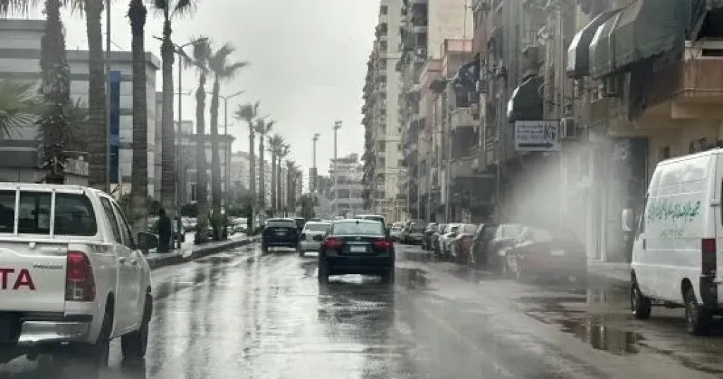 الطقس اليوم.. أمطار تصل للسيول وشبورة والصغرى بالقاهرة 20 درجة