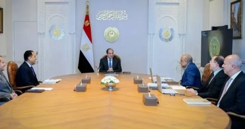 فخامة الرئيس السيسى: ضرورة العمل على توطين صناعات الرمال السوداء