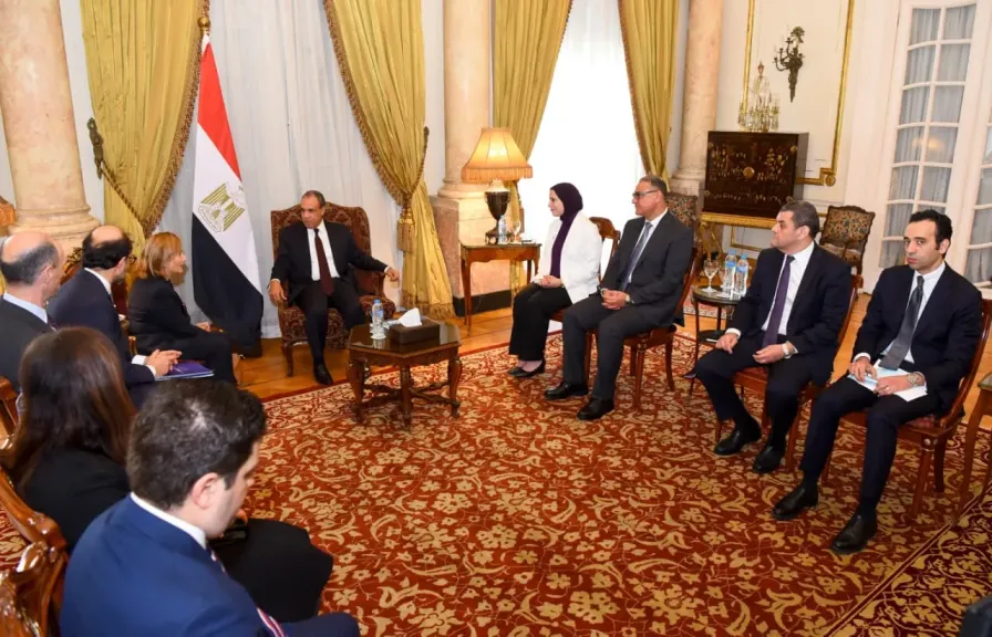 وزير الخارجية يستقبل نائبة رئيس بنك الاستثمار الأوروبي