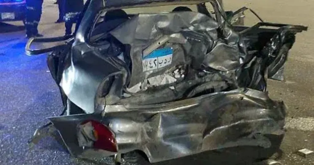 حادث تصادم بين سيارتين بالطريق السياحي في الجيزة