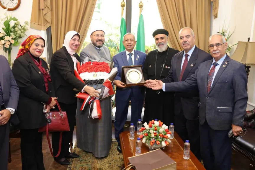 بيت العائلة المصرية يكرم الدكتور إسماعيل عبد الغفار تقديراً لجهوده الوطنية ودوره في تطوير التعليم والتنمية المجتمعية