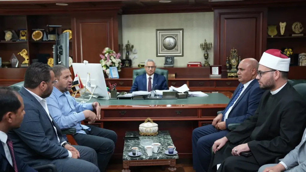 «بيت الزكاة والصدقات» يعيد بناء وتأثيث 19 منزلًا تضررت بانهيار صخري في بني سويف| صور