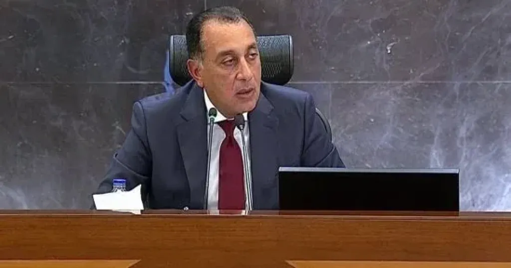 رئيس الوزراء يصدر قرارا بضم ممثل عن وزارة النقل للجنة الوطنية لمنع الهجرة غير الشرعية