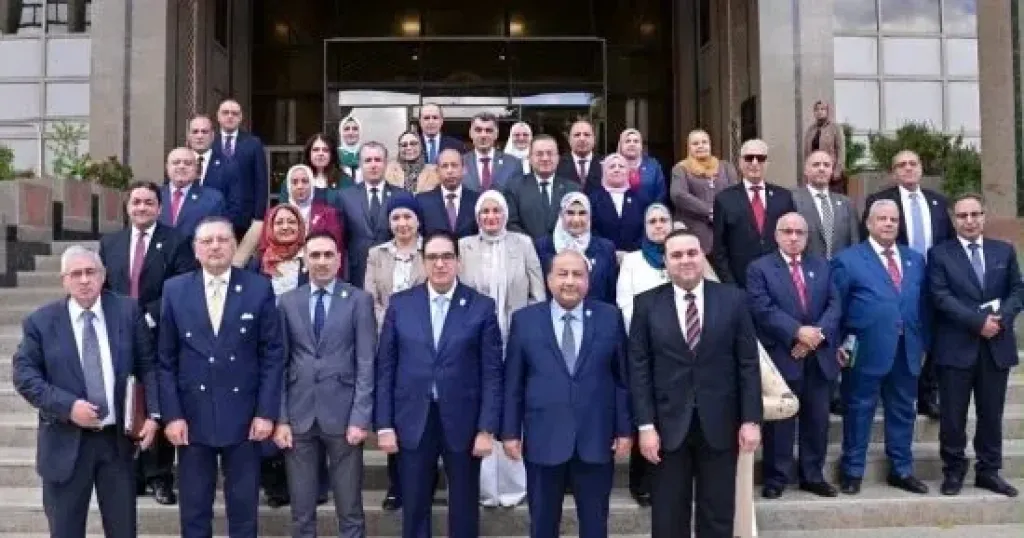 مجلس جامعة القاهرة: خفض المسافة الجغرافية للقبول بالسكن في المدن الجامعية