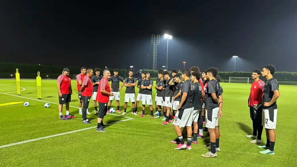 منتخب الناشئين بالقميص الأحمر أمام الصين في نصف نهائي كأس الخليج