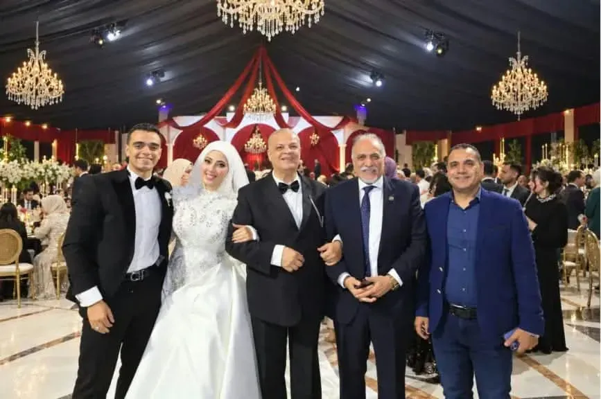 مكتب بوابة الدولة الاخبارية بالشرقية يهنى الاستاذ الصحفى الكبير صالح شلبى بزفاف كريمته مريم