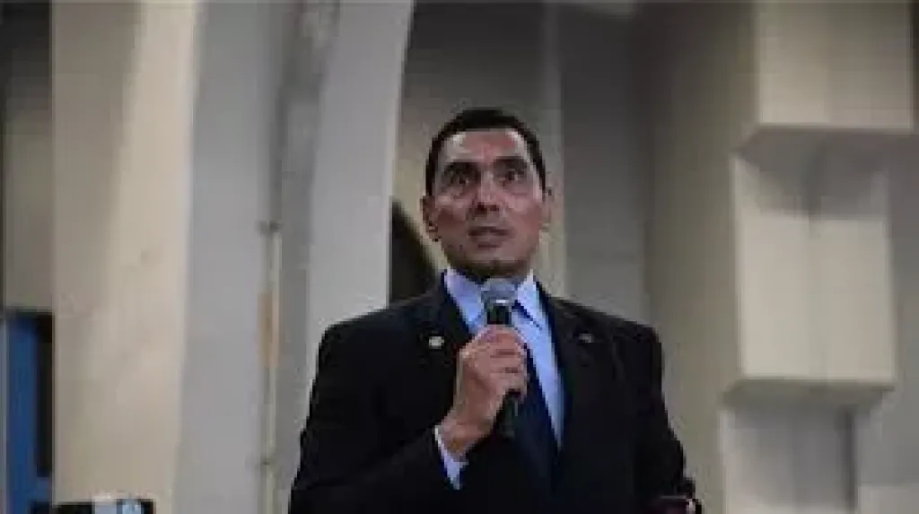 بين الحل والتأجيل، لغز قرارات وزارة الرياضة في أزمتَي هليوليدو ومنتخب السويس