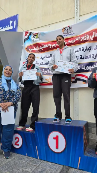 وكيل وزارة التعليم بأسيوط يعلن فوز الطالبة ”مريم احمد ” بالمركز الأول جمهورى فى بطولة السباحة