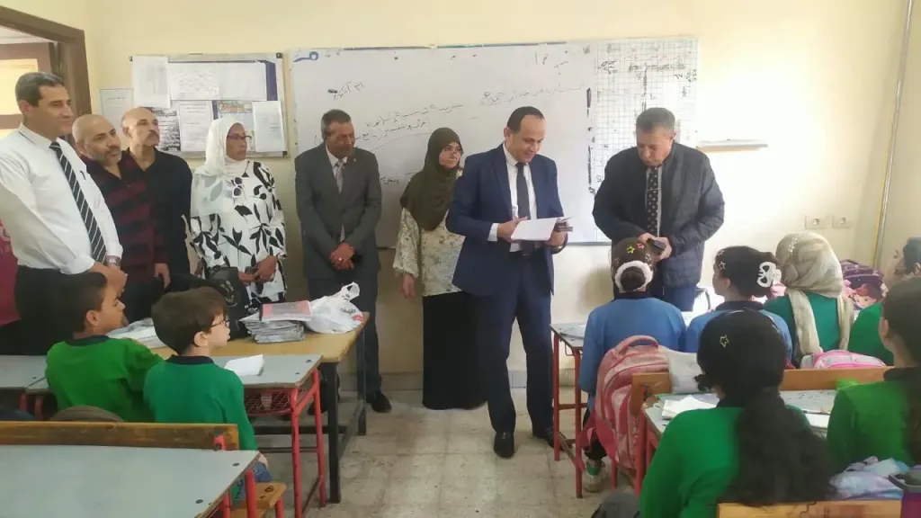 الديب في جولة ميدانية  بمدارس كفر الدوار لا تهاون مع التقصير والإنضباط مسؤولية الجميع