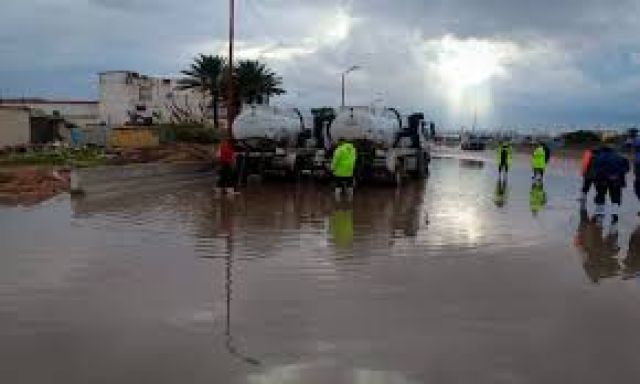 استعدادا للأمطار القاهرة والجيزة تنشران معدات شفط المياه بسبب الأمطار