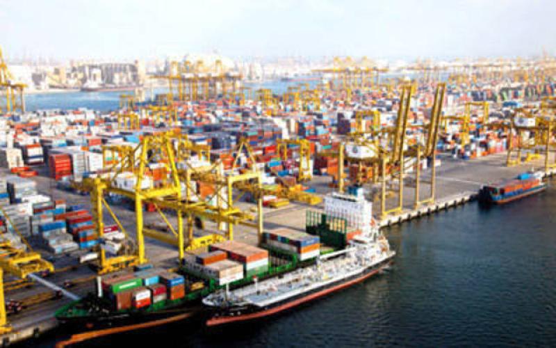 اقتصادية قناة السويس: 250 سفينة بحمولة 4.1 مليون طن بموانئ المنطقة الشمالية