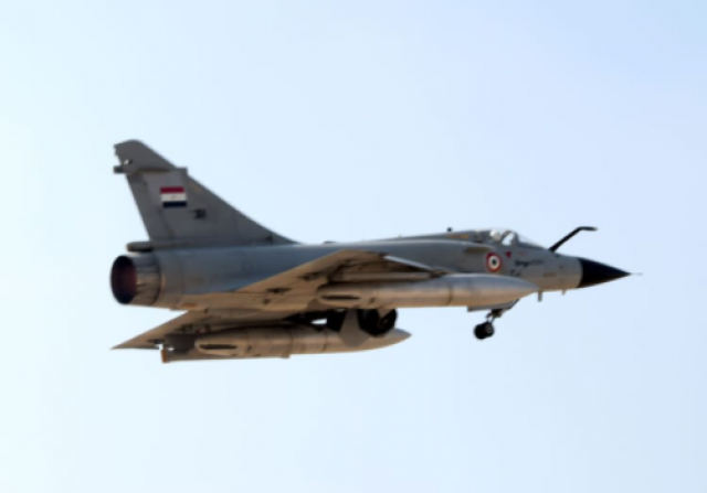 القوات الجوية المصرية والهندية تنفذان تدريبا مشتركا بإحدى القواعد المصرية