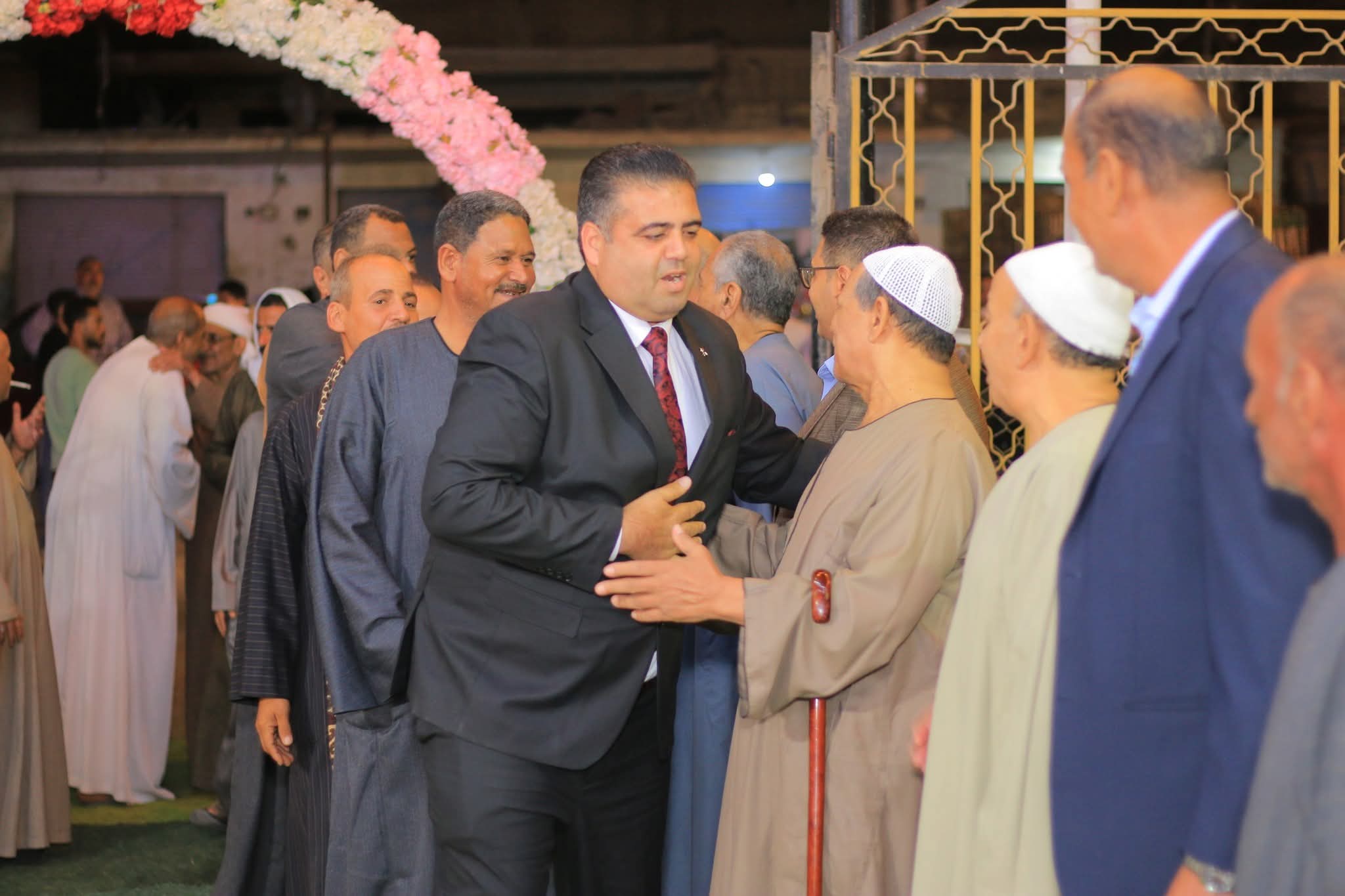 ٠٠